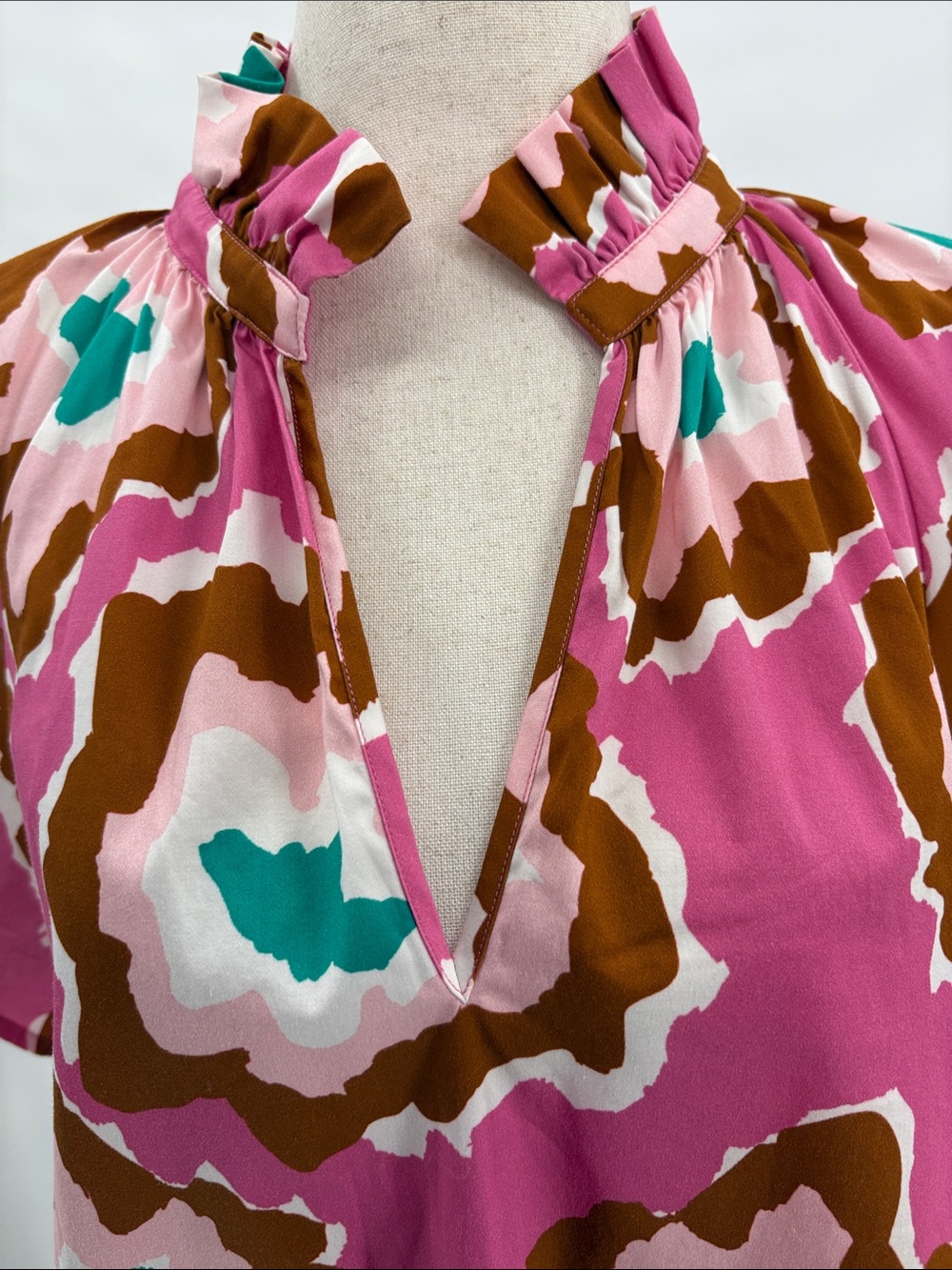 Crosby by Mollie Burch Ines Abstract Floral Blouse Pink Size Large - Picture 3 of 8